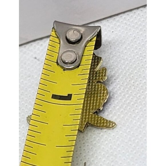 Alaska State Outline Enamel Lapel Pin With Gold-Tone Design & Star Detailing - Picture 6 of 6